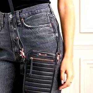 Stella&Dot Crush it Essential Crossbody